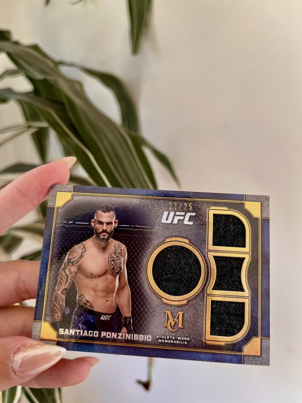 Santiago Ponzinibbio Topps UFC 2019 Relic Card /25