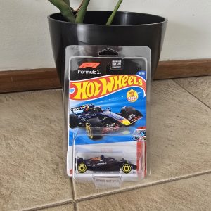 Hot Wheels Oracle Red Bull Racing Formula 1 F1