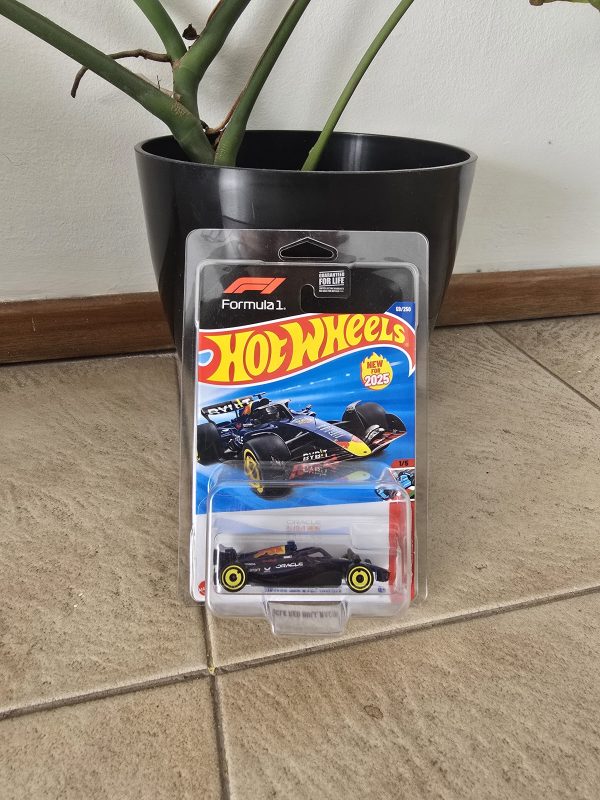 Hot Wheels Oracle Red Bull Racing Formula 1 F1