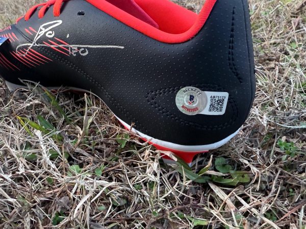 Botines Adidas Predator Firmados por Lionel Messi – Con Certificación Beckett - Imagen 3