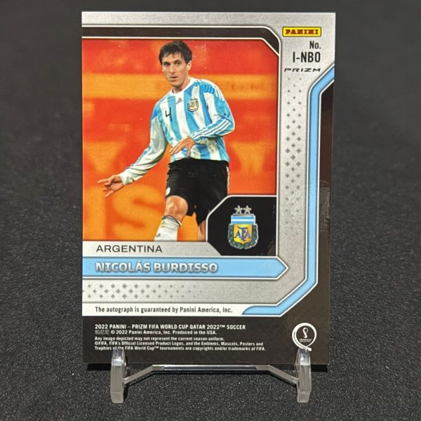 Panini – Prizm World Cup Qatar 2022 | Nicolás Burdisso Auto INK Green Wave - Imagen 2