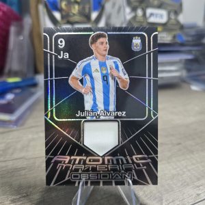 🃏 Panini Obsidian Atomic Material – Julián Álvarez (Argentina)
