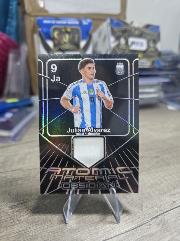 🃏 Panini Obsidian Atomic Material – Julián Álvarez (Argentina)