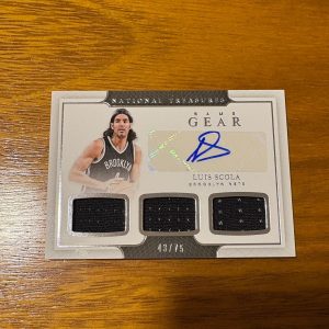 Luis Scola Panini National Gear.
Firma + Parche
